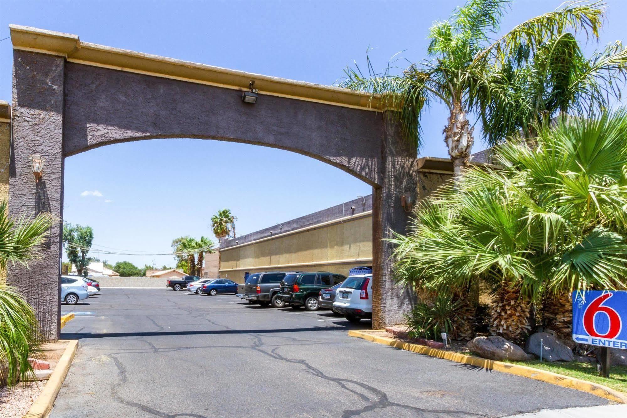 Motel 6 Glendale Az Exterior photo